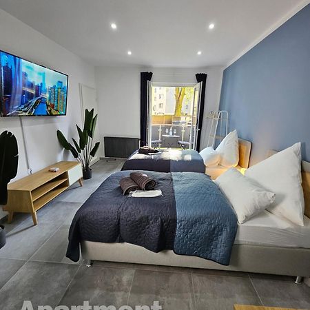 Modern Homes - Voll Ausgestatte Wohnung - Balkon - Hotelbetten - 4K Tv - Wlan Moers Bagian luar foto