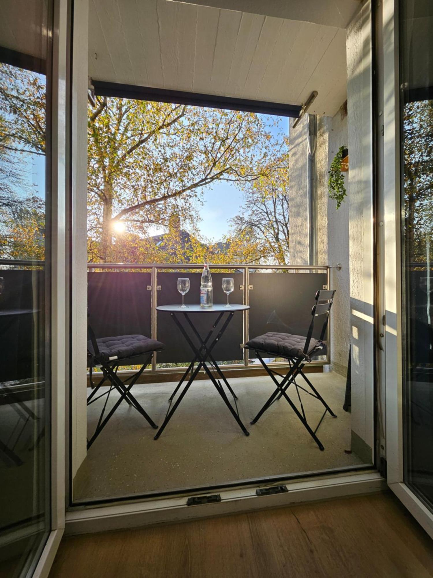 Modern Homes - Voll Ausgestatte Wohnung - Balkon - Hotelbetten - 4K Tv - Wlan Moers Bagian luar foto