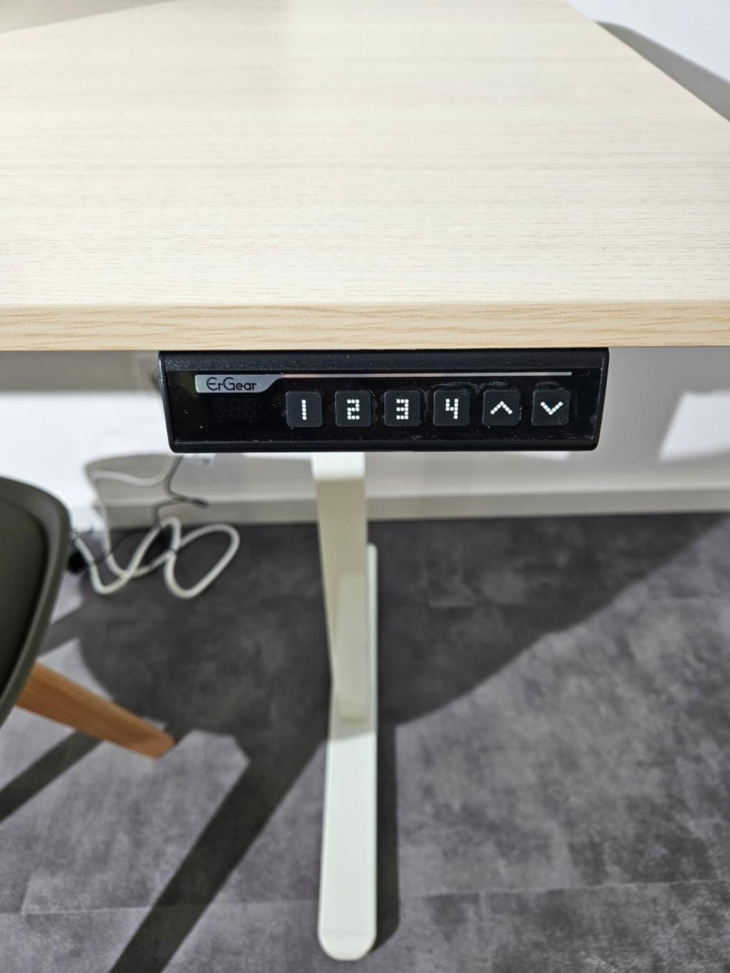 Modern Homes - Voll Ausgestatte Wohnung - Balkon - Hotelbetten - 4K Tv - Wlan Moers Bagian luar foto
